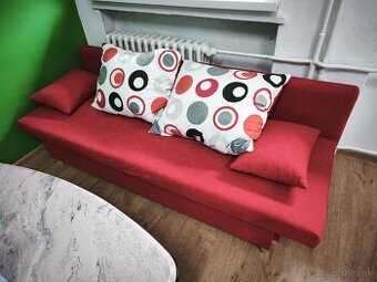 Rozkladacia pohovka červená molitanová