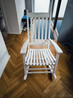 Hojdacie kreslo , drevené výška 110cm