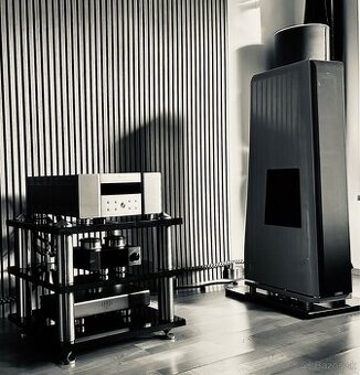 Quadral Aurum Vulkan VIII