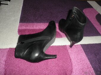 damske čierne  kotnicky   cizmicky 41