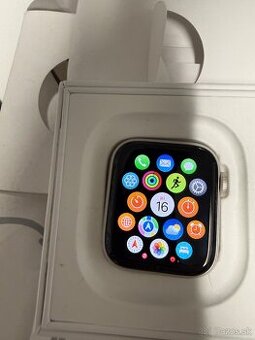 Apple Watch SE (2022)