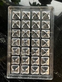 Forma na čokoládu pralinky Martellato  PAVILION