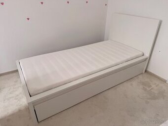 Postel - Malm (Ikea)