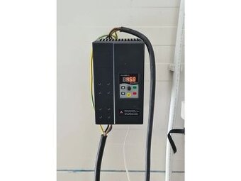 Frekvenční měnič / Softstarter pro rozběh elektromotoru_Nový