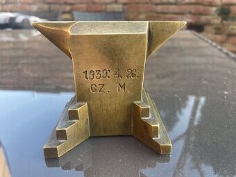 stará mosadzna kovadlina CZ 1939