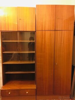 Obyvacia stena vysoky lesk 80-te roky retro