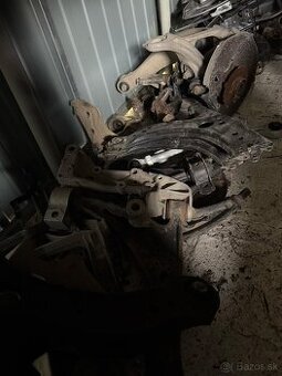 Otoč tehlica ramená