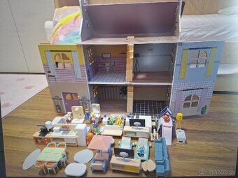 Predám domček pre bábiky Lidl, s nábytkom a bábikami