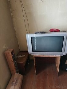 Predám starší televízor.