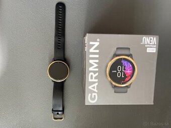 GARMIN VENU ZLATÉ S ČIERNYM REMIENKOM
