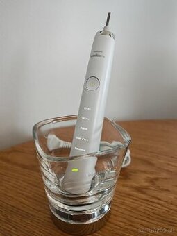Sonická zubná kefka Philips Sonicare DiamondClean