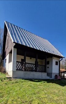 Chata pod Gýmešom v chatovej oblasti obce Jelenec pri Nitre