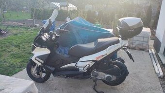 Aprilia sr300 max