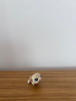 Littlest pet shop - postavička č. 1689