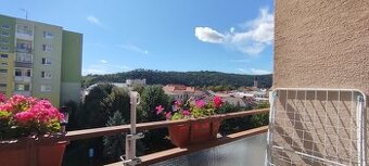 2-izb.byt s balkónom vo vyhľadávanej lokalite - 1