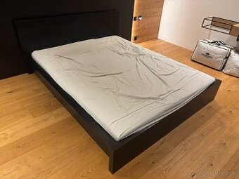 Predám použitú posteľ IKEA MALM 160x200cm vr. matraca