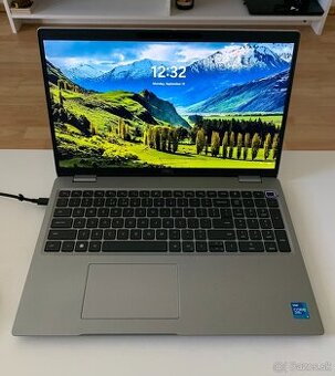 Dell Latitude 5520 – dotyková obrazovka