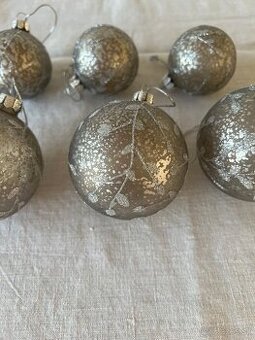 Sklenené vianočné gule