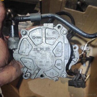 Vákuová pumpa 03L145100F