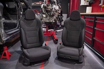 originálne sedačky z Hyundai i30 N (PD)