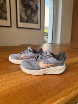 Nike tenisky 23,5