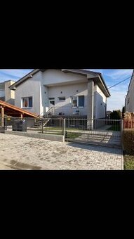BRESTOVANY - Pekný 3 izbový rodinný dom
