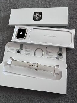 Apple Watch SE 44 Starlight Sport band