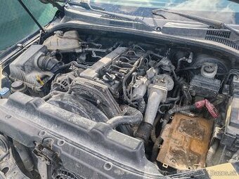 Rozpredám náhradné diely na Kia Sorento 2.5 CRDI 103 KW, man