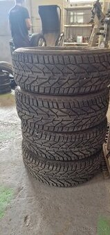 Predám zimne gumi 225/60R17
