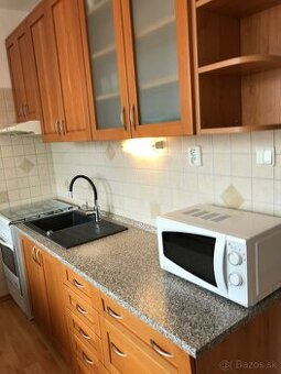 Poprad ul. Rázusova 9, zariadený 1. izbový byt - 42 m2