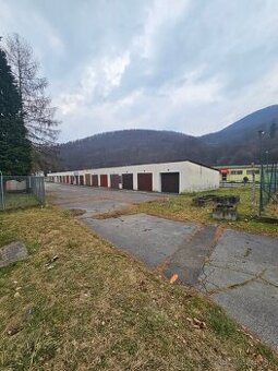 PREDAJ Garáž Trenčianske Teplice - SNP, 20 m2