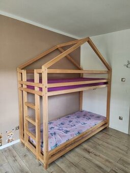 Poschodová posteľ domček