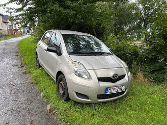 Toyota Yaris benzín