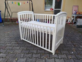 Detská postielka biela vo velmi dobrom stave