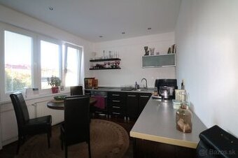 Predaj 2 iz. byt 70m2 s balkónom v starej časti mesta Žilina