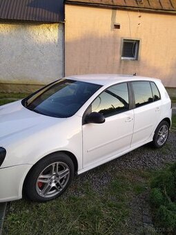 Predám Volkswagen golf 5,1,4 tsi, 125 kw