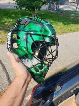 HULK_Brankarska Maska WALL W4 SR z Finska_prakticky nova