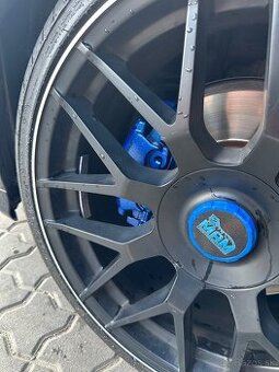 Disky s pneumatikami