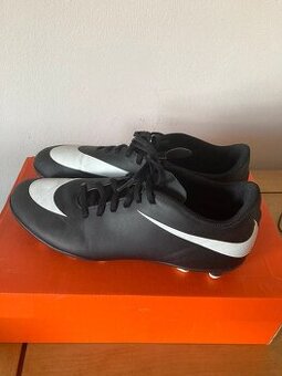 Nike kopačky 43·