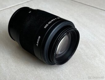 Predam objektiv Sony 55-200 f4-5,6