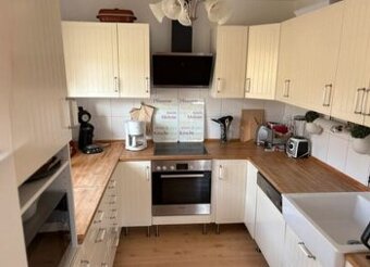 Moderní venkovská kuchyně se spotřebiči,6071