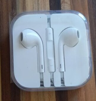 Sluchátka Apple iPhone kablove