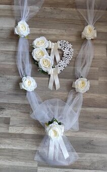 svadobná výzdoba na auto krémová