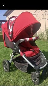 ZLAVNENE Predám kvalitný kočík + vaničku - Britax