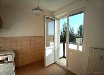 Prenájom pekný novo-zrekonštruovaný 2-izbový byt + balkón, v