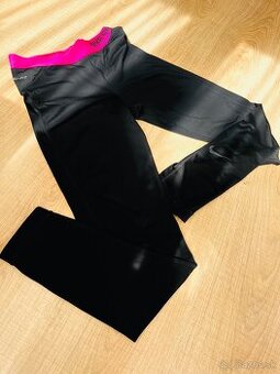 Legíny Nike Pro, velkost S