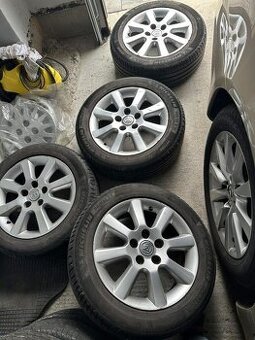 Predám disky 5x114,3 R16 Michelin 205/55R16 Letné pneu