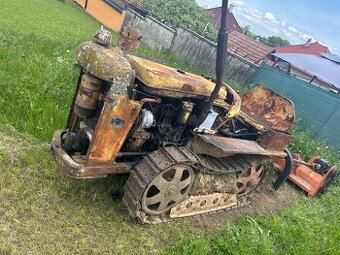Pasovy traktor