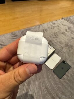 Apple AirPods 4 Čisto Nové ✅ TOP