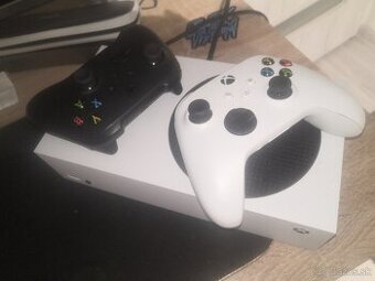 Xbox series S 512GB plus 2xjoystick